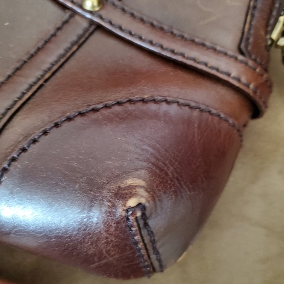 Small Brown Gucci Shoulder Handbag - Picture 10 of 12